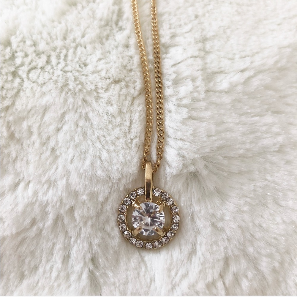 *NWOT* Dainty Gold Rhinestone Necklace